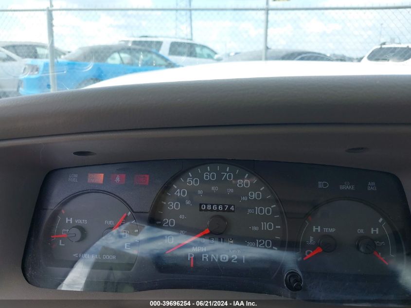 2004 Mercury Grand Marquis Gs VIN: 2MEFM74W94X664826 Lot: 39696254