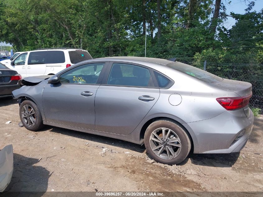 2024 Kia Forte Lxs VIN: 3KPF24AD7RE773579 Lot: 39696257