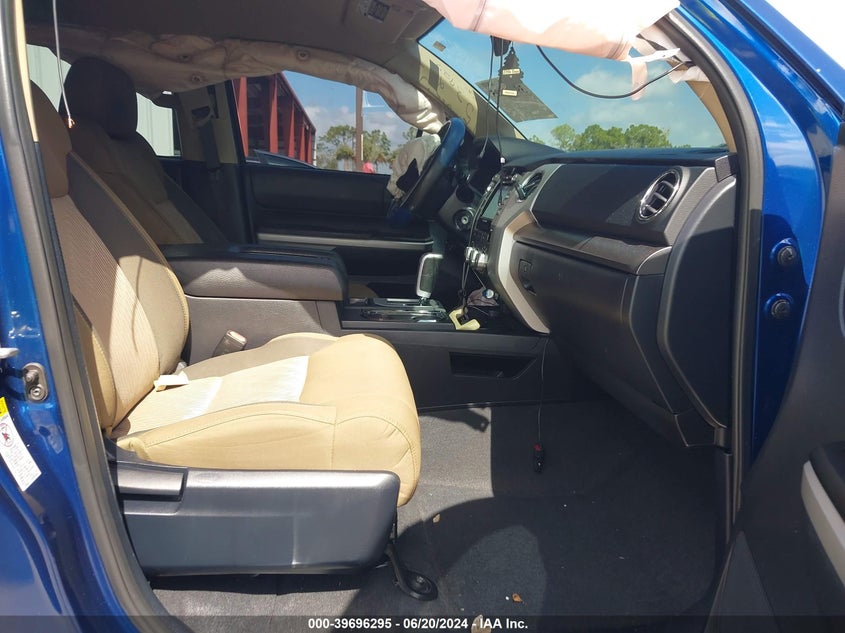 2014 TOYOTA TUNDRA CREWMAX SR5 - 5TFEY5F14EX153927
