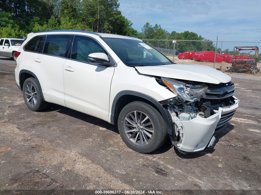 TOYOTA HIGHLANDER XLE 2017