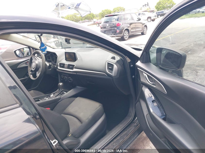VIN 3MZBN1U78JM209702 2018 MAZDA MAZDA3 SPORT