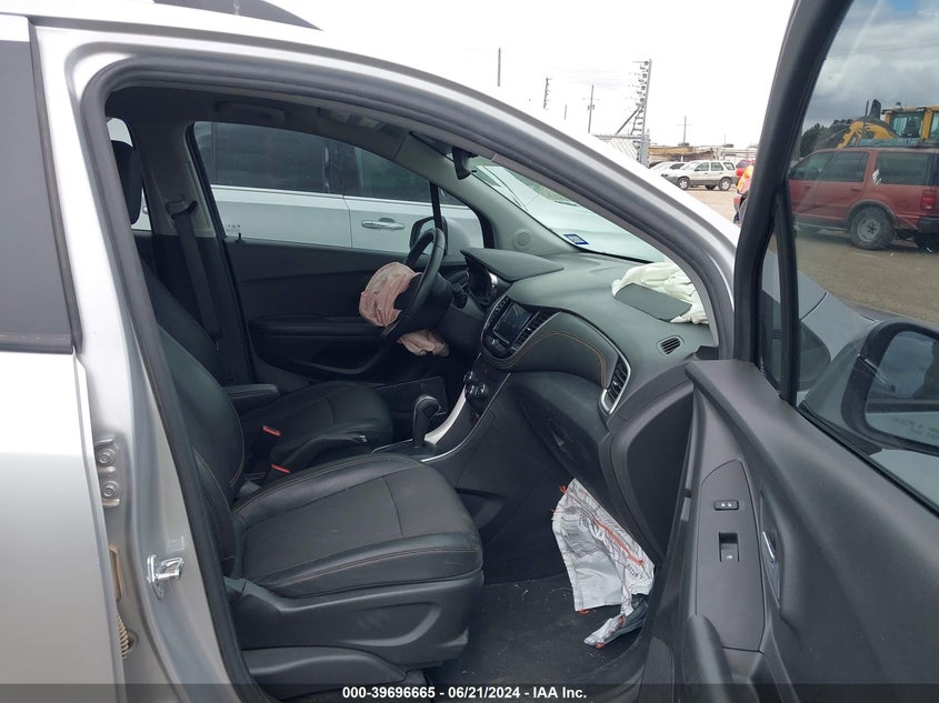 VIN KL7CJPSM3NB560820 2022 CHEVROLET TRAX 1LT