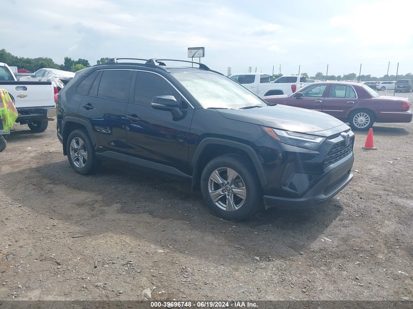 2022 TOYOTA RAV4 HYBRID XLE - JTMRWRFV3ND155669