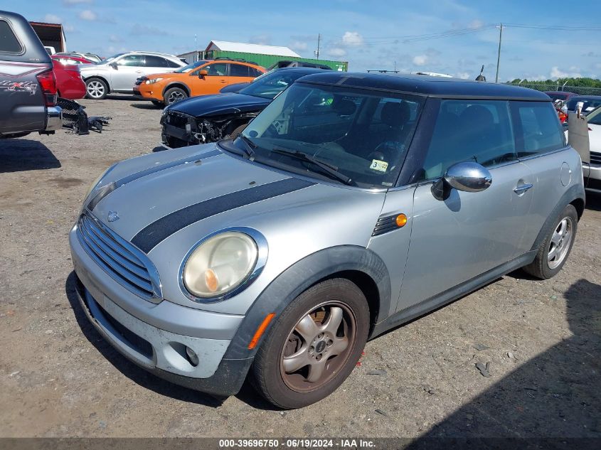 2010 Mini Cooper VIN: WMWMF3C56ATZ62566 Lot: 39696750