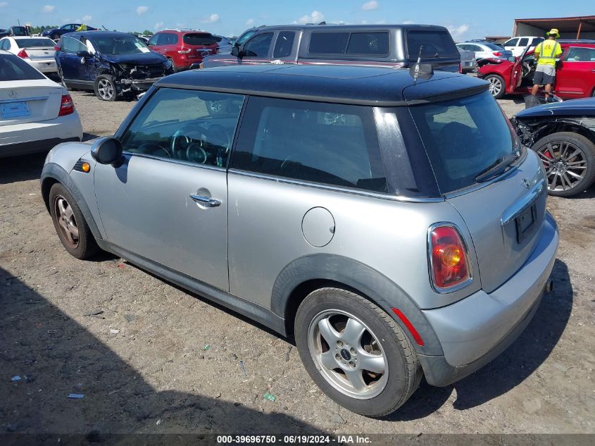 2010 Mini Cooper VIN: WMWMF3C56ATZ62566 Lot: 39696750