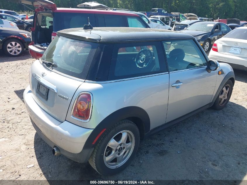 2010 Mini Cooper VIN: WMWMF3C56ATZ62566 Lot: 39696750