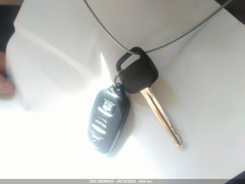 2004 Toyota Camry Le VIN: 4T1BE32KX4U873548 Lot: 39696803