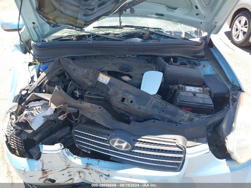 2008 Hyundai Accent Gls VIN: KMHCN46C08U235005 Lot: 39696866