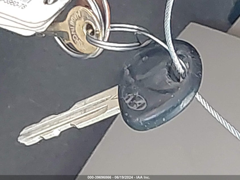 2008 Hyundai Accent Gls VIN: KMHCN46C08U235005 Lot: 39696866