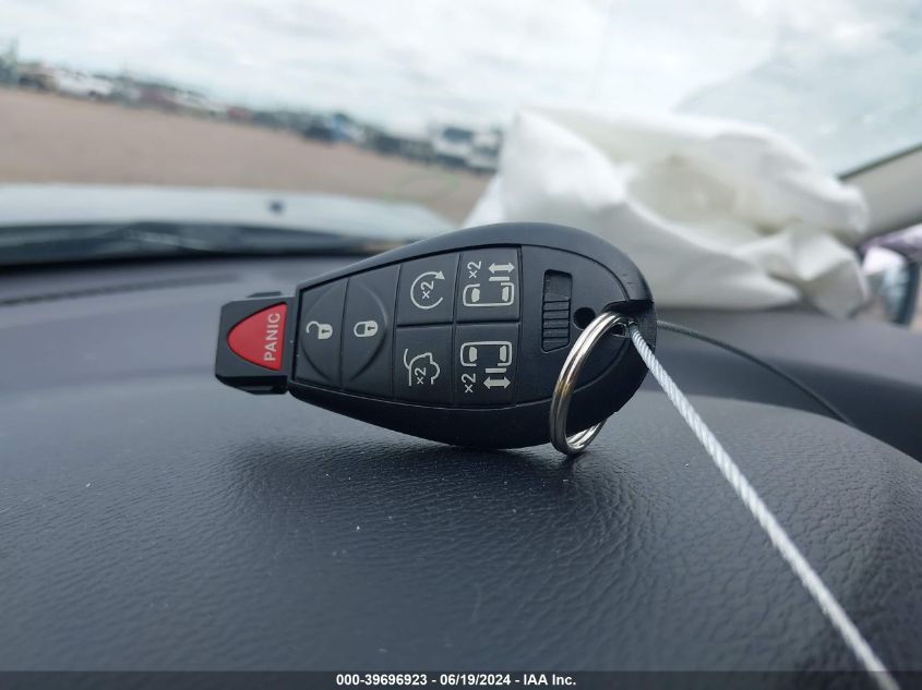 2016 Chrysler Town & Country Limited Platinum VIN: 2C4RC1GG1GR113687 Lot: 39696923