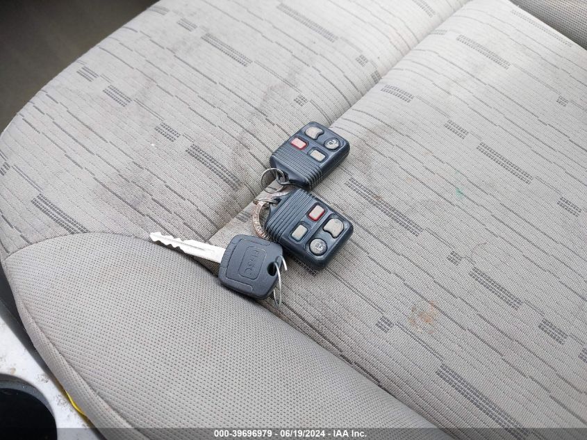 2010 Ford Focus Se VIN: 1FAHP3FNXAW185116 Lot: 39696979