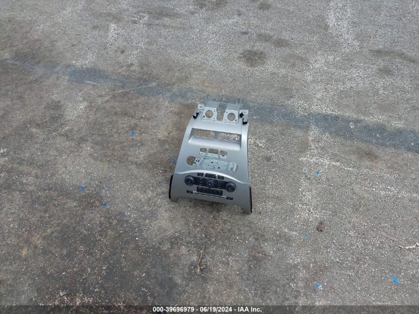 2010 Ford Focus Se VIN: 1FAHP3FNXAW185116 Lot: 39696979