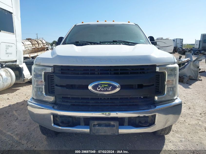 2019 Ford F-350 Chassis Xl VIN: 1FD8W3H60KEE28924 Lot: 39697049