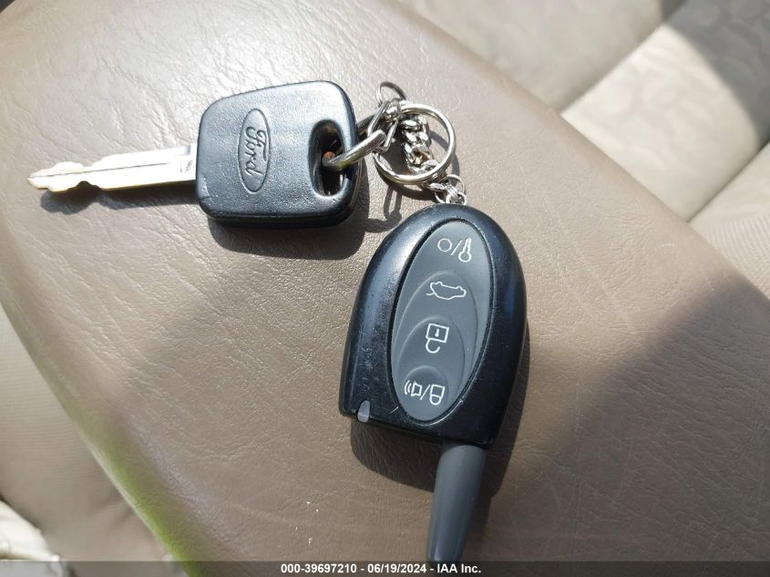 2005 Ford Focus Zx4 VIN: 1FAFP34N25W289616 Lot: 39697210