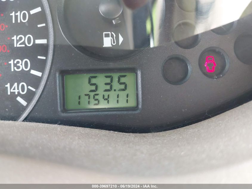 2005 Ford Focus Zx4 VIN: 1FAFP34N25W289616 Lot: 39697210