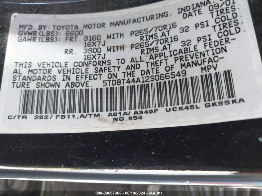 2002 Toyota Sequoia Sr5 V8 VIN: 5TDBT44A12S066549 Lot: 39697365