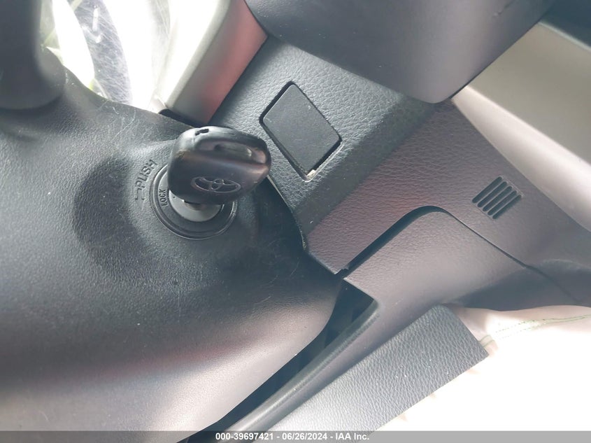 2013 TOYOTA RAV4 XLE - 2T3WFREV2DW050059