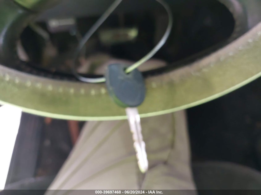 2002 Chevrolet Silverado 1500 C1500 VIN: 2GCEC19T621337974 Lot: 39697468