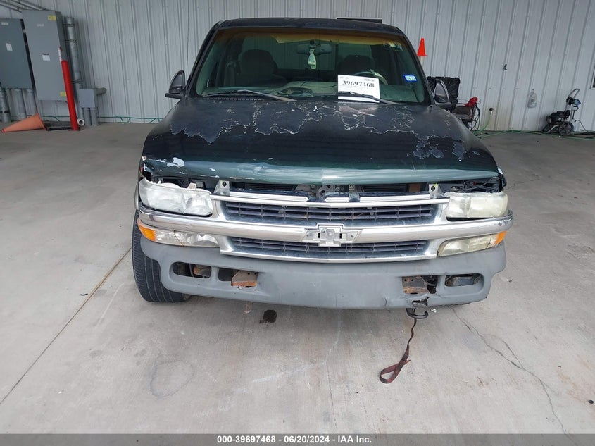 2002 Chevrolet Silverado 1500 C1500 VIN: 2GCEC19T621337974 Lot: 39697468