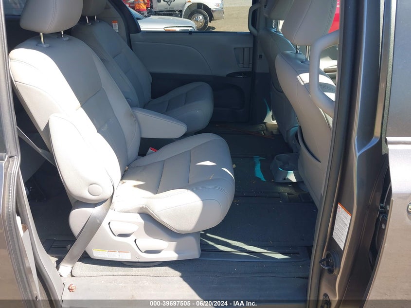 2017 Toyota Sienna Xle 7 Passenger VIN: 5TDDZ3DC7HS171270 Lot: 39697505