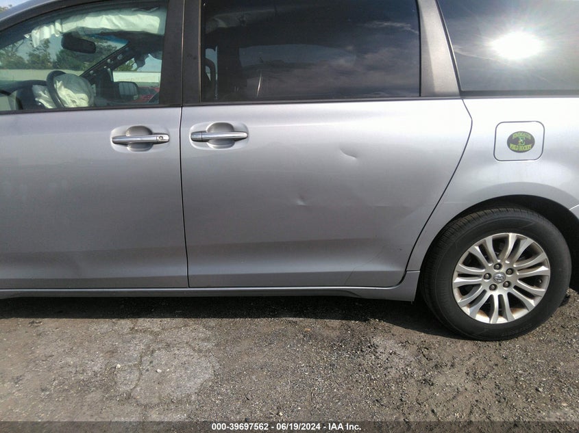 2017 Toyota Sienna Xle Premium 8 Passenger VIN: 5TDYZ3DC6HS851436 Lot: 39697562