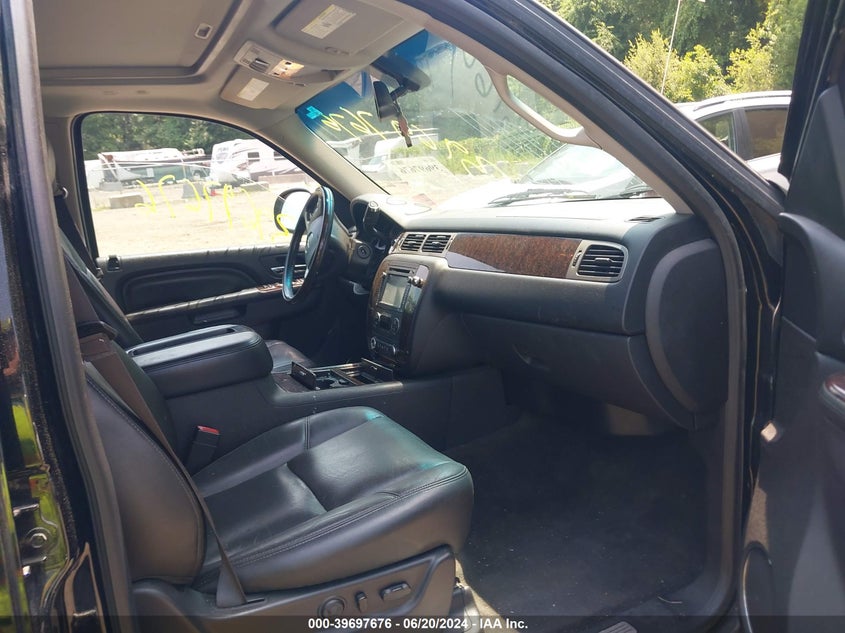 2013 GMC YUKON DENALI - 1GKS2EEF1DR158382