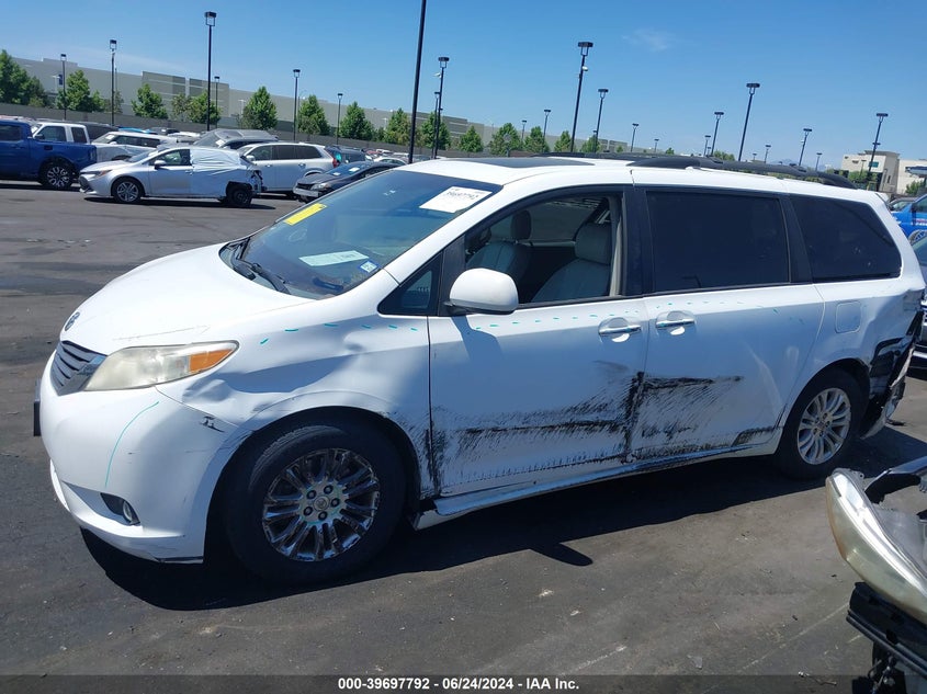 2011 Toyota Sienna Xle V6 VIN: 5TDYK3DC4BS067879 Lot: 39697792