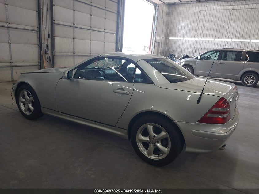 2001 Mercedes-Benz Slk 320 VIN: WDBKK65F71F181534 Lot: 39697825