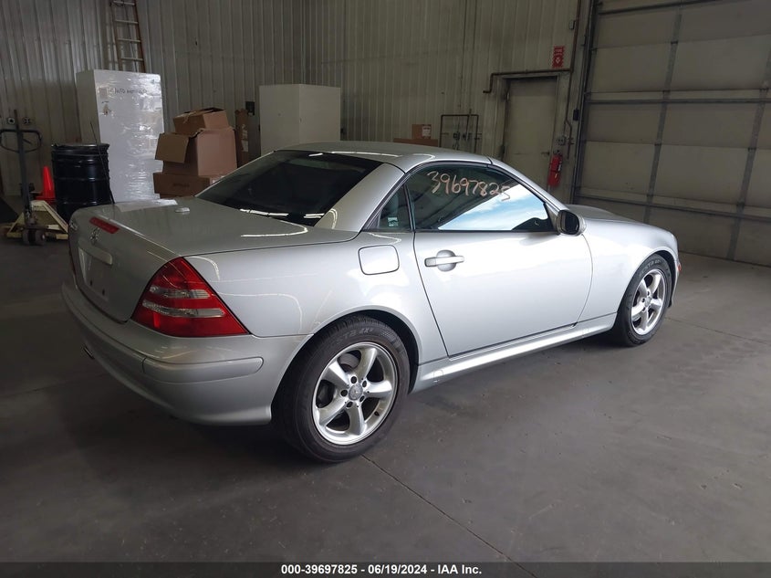 2001 Mercedes-Benz Slk 320 VIN: WDBKK65F71F181534 Lot: 39697825
