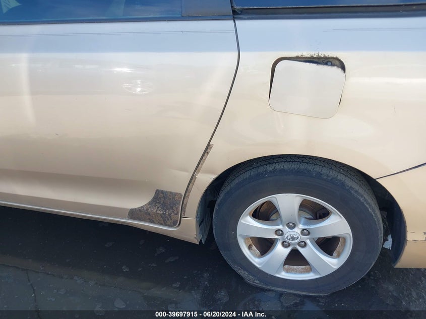 2011 Toyota Sienna Base V6 VIN: 5TDZK3DC0BS162654 Lot: 39697915