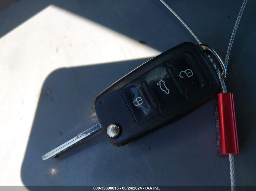 2015 Volkswagen Passat 1.8T S VIN: 1VWAT7A34FC024626 Lot: 39698015