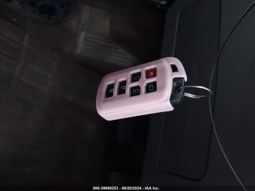 2012 Toyota Sienna Xle V6 8 Passenger VIN: 5TDYK3DC8CS263292 Lot: 39698253