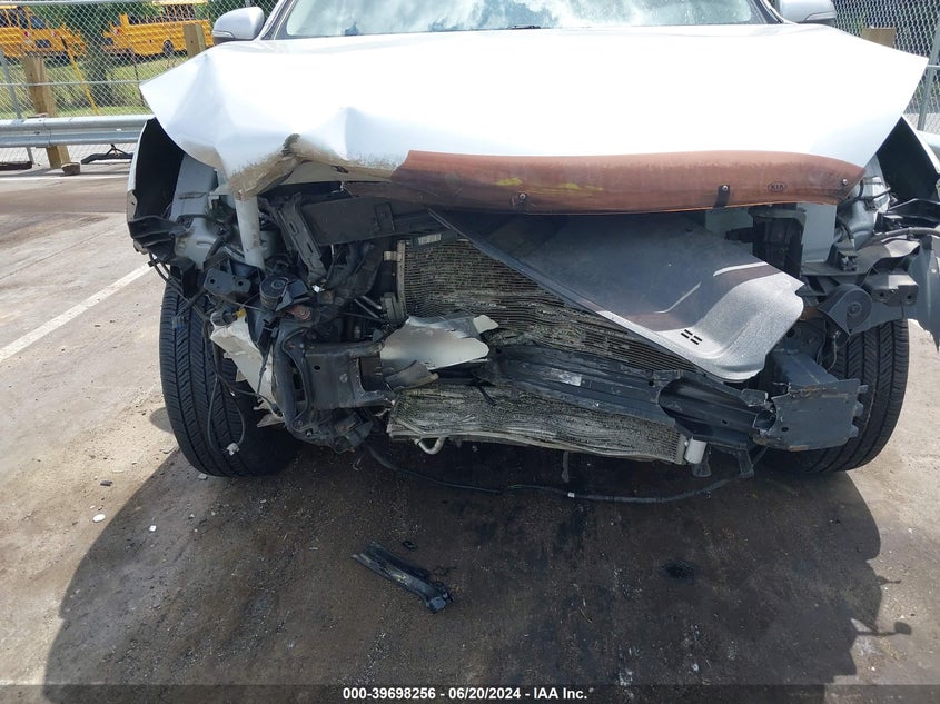 2016 Kia Sorento 2.4L Lx VIN: 5XYPG4A33GG165894 Lot: 39698256