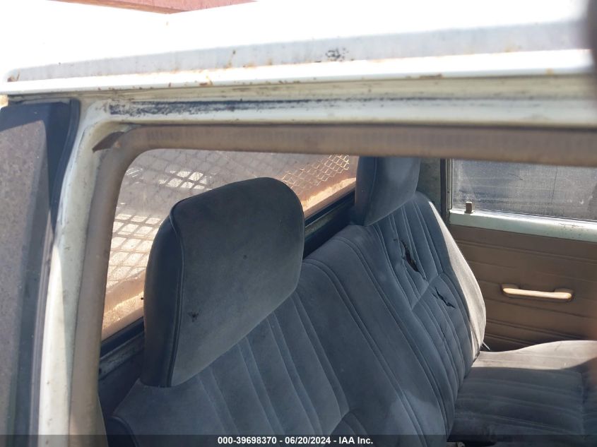 1987 Toyota Pickup Cab Chassis Rn75 VIN: JT5RN75T0H0017523 Lot: 39698370