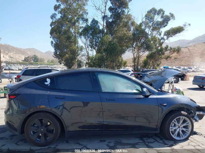 2024 Tesla Model Y Long Range Dual Motor All-Wheel Drive VIN: 7SAYGAEE1RF991798 Lot: 39698636