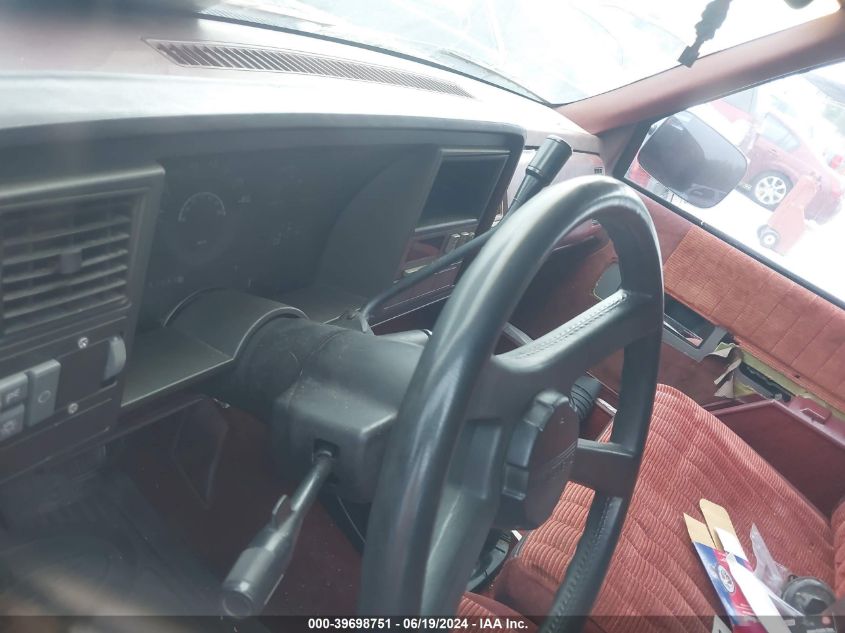 1990 Chevrolet Gmt-400 C1500 VIN: 2GCEC19K1L1195803 Lot: 39698751