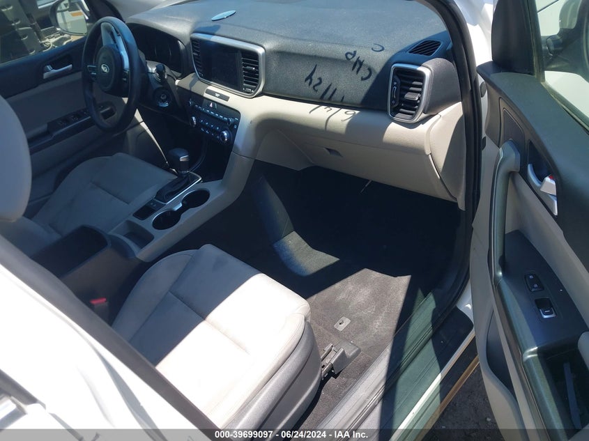 2020 Kia Sportage Lx VIN: KNDPM3AC9L7815211 Lot: 39699097