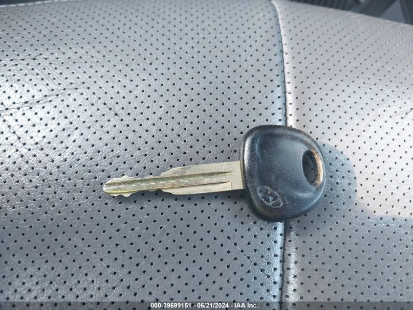 2005 Hyundai Elantra Gls/Gt VIN: KMHDN56D85U136740 Lot: 39699151