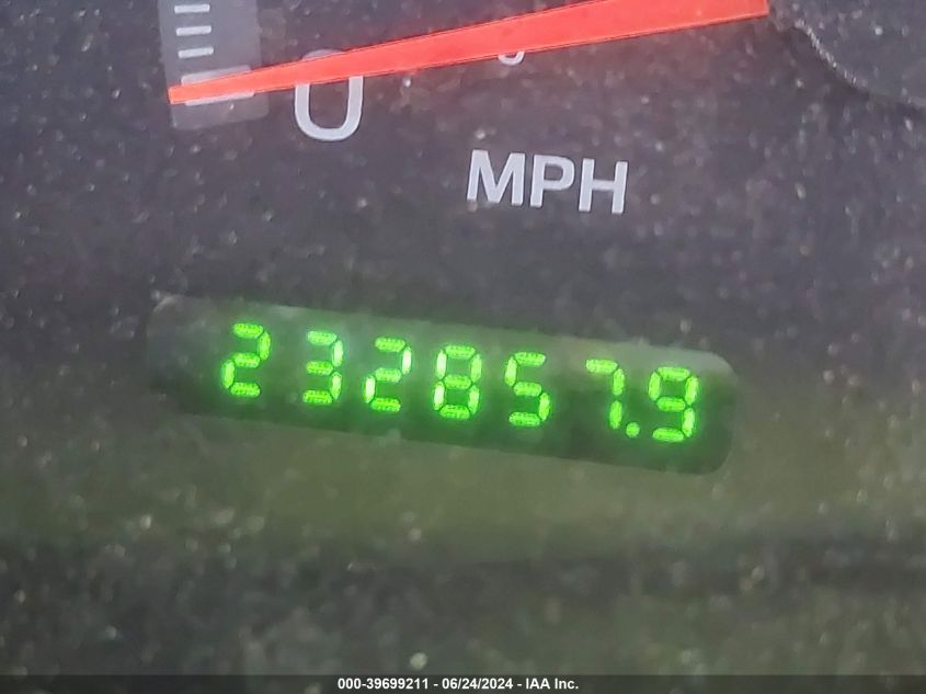 1999 Ford Expedition Eddie Bauer/Xlt VIN: 1FMRU17L1XLB83981 Lot: 39699211