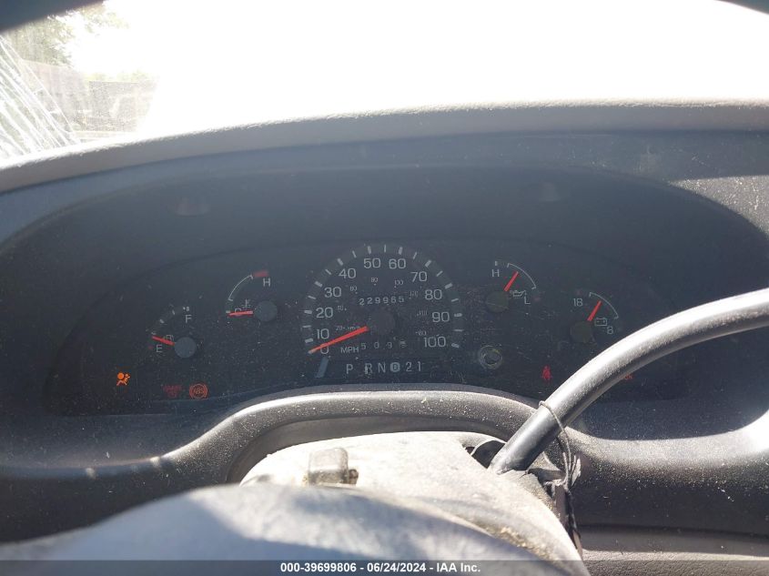 1998 Ford E-250 Commercial VIN: 1FTPE2420WHC08526 Lot: 39699806