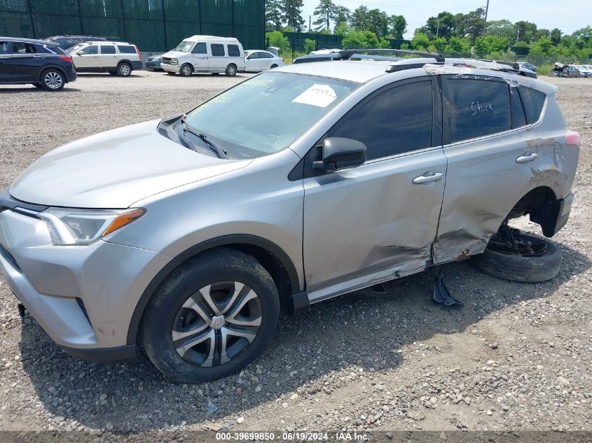 JTMBFREV8JD253304 2018 Toyota Rav4 Le