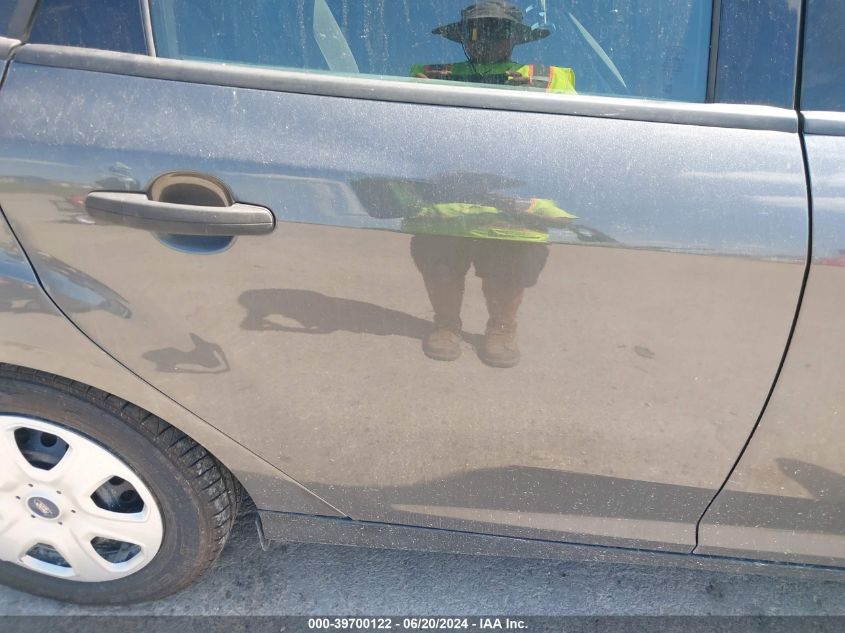 2015 Ford Focus S VIN: 1FADP3E26FL299967 Lot: 39700122