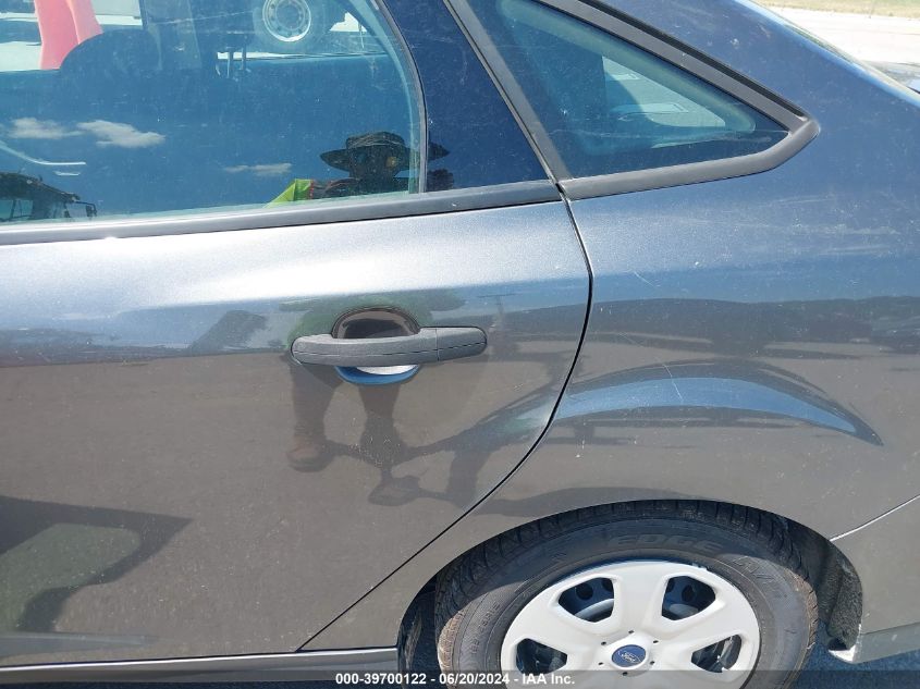 2015 Ford Focus S VIN: 1FADP3E26FL299967 Lot: 39700122