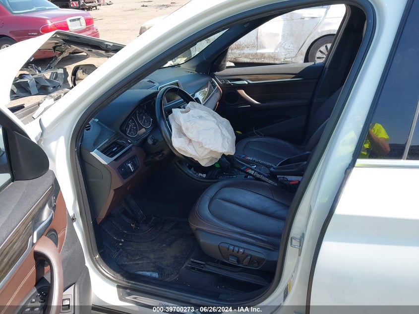 2017 BMW X1 xDrive28I VIN: WBXHT3Z34H4A55568 Lot: 39700273