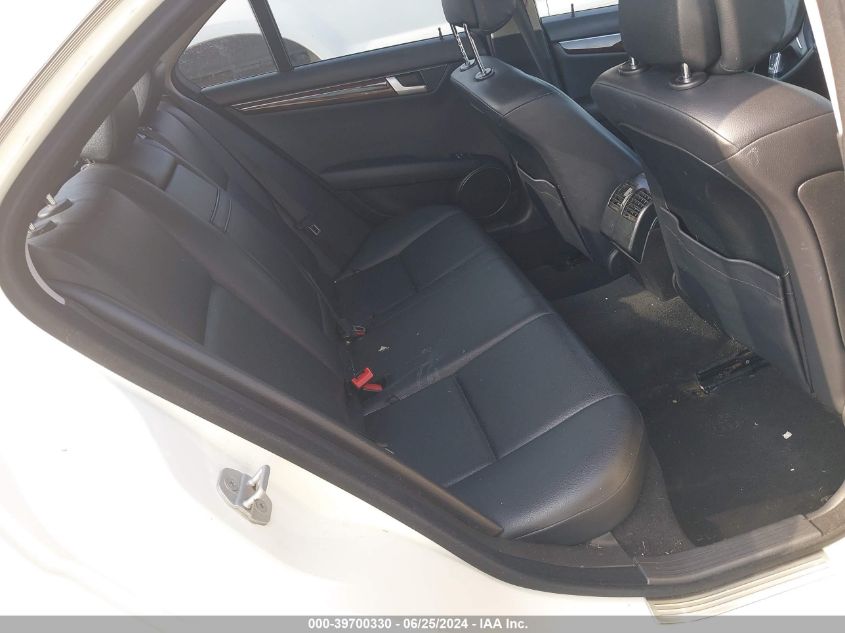 2012 Mercedes-Benz C 300 Luxury 4Matic/Sport 4Matic VIN: WDDGF8BB4CA717757 Lot: 39700330