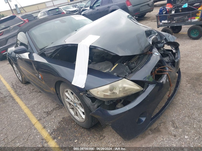 2004 BMW Z4 2.5 VIN: 4USBT33584LS51291 Lot: 39700356