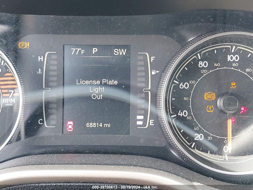 2018 Jeep Cherokee Latitude VIN: 1C4PJLCBXJD557650 Lot: 39700613