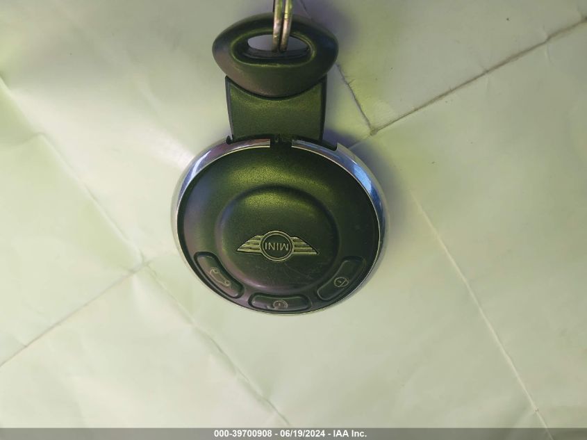 2007 Mini Cooper S VIN: WMWMF73547TT83866 Lot: 39700908