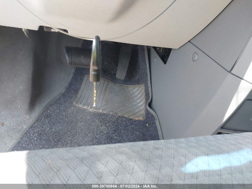 2008 Chrysler Town & Country Lx VIN: 2A8HR44H88R750501 Lot: 39700954