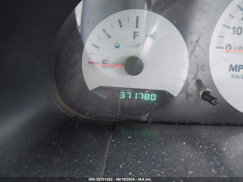 2005 Chrysler Town & Country VIN: 1C4GP45R25B437129 Lot: 39701082